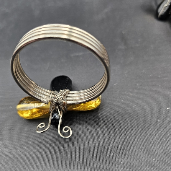 Pier 1 art glass napkin rings - Picture 5 of 8